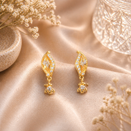 Gold earrings349