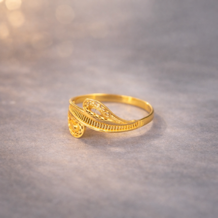 Gold ring232